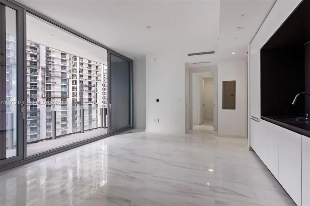 300 Biscayne Boulevard Way #2608W Miami, FL 33131