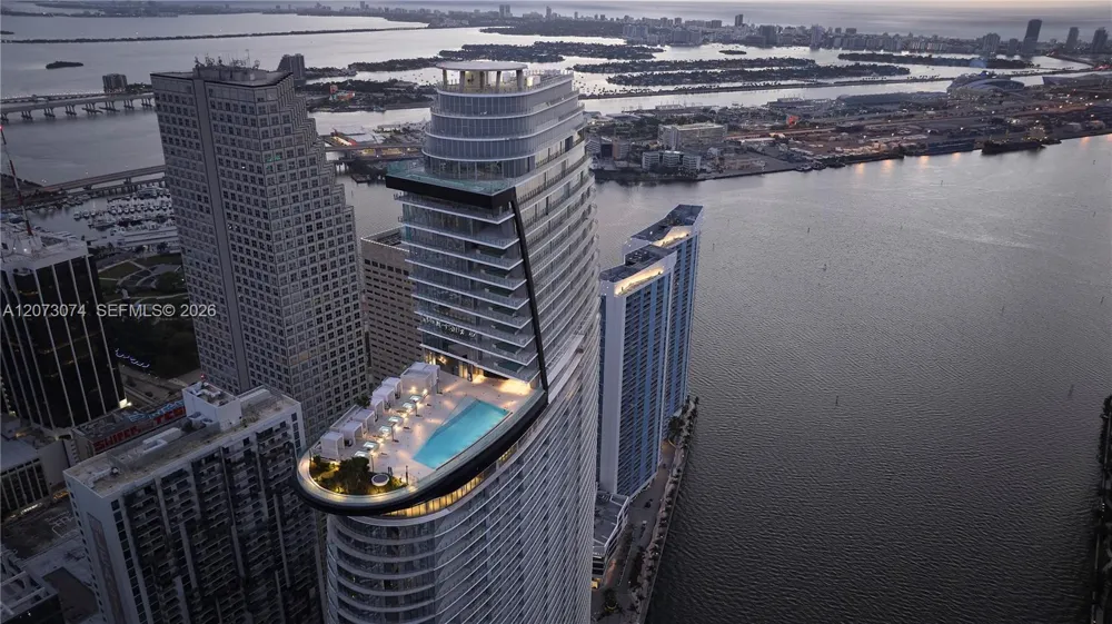 300 Biscayne Boulevard Way #2608W Miami, FL 33131