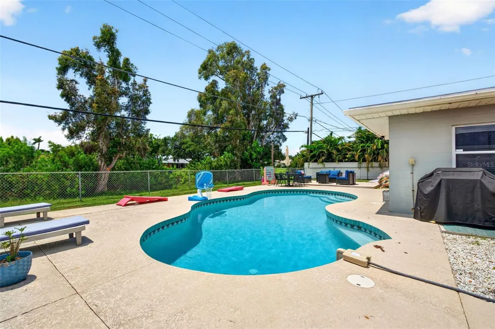 3409 18TH AVENUE DRIVE W Bradenton, FL 34205