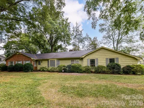 5535 Lansing Drive