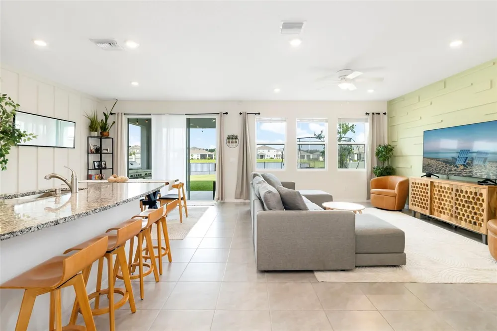 523 158TH STREET E Bradenton, FL 34212