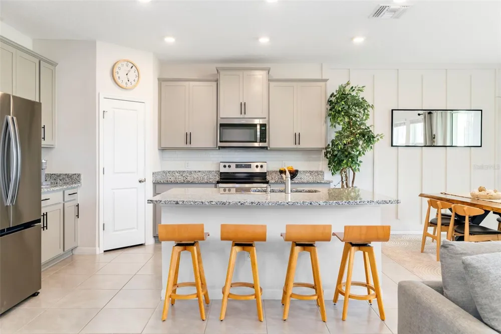 523 158TH STREET E Bradenton, FL 34212