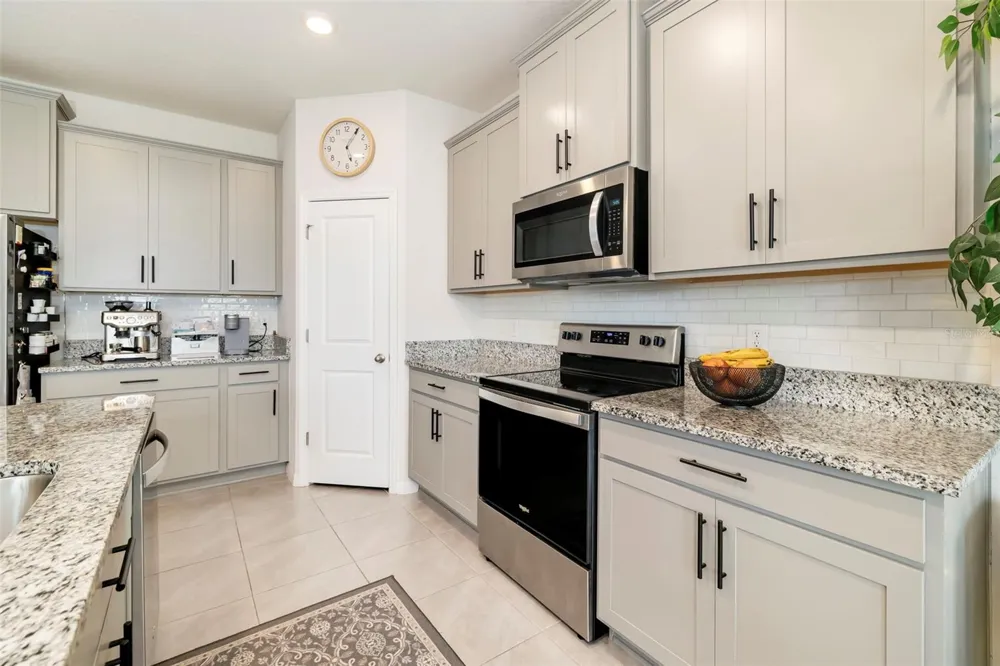 523 158TH STREET E Bradenton, FL 34212