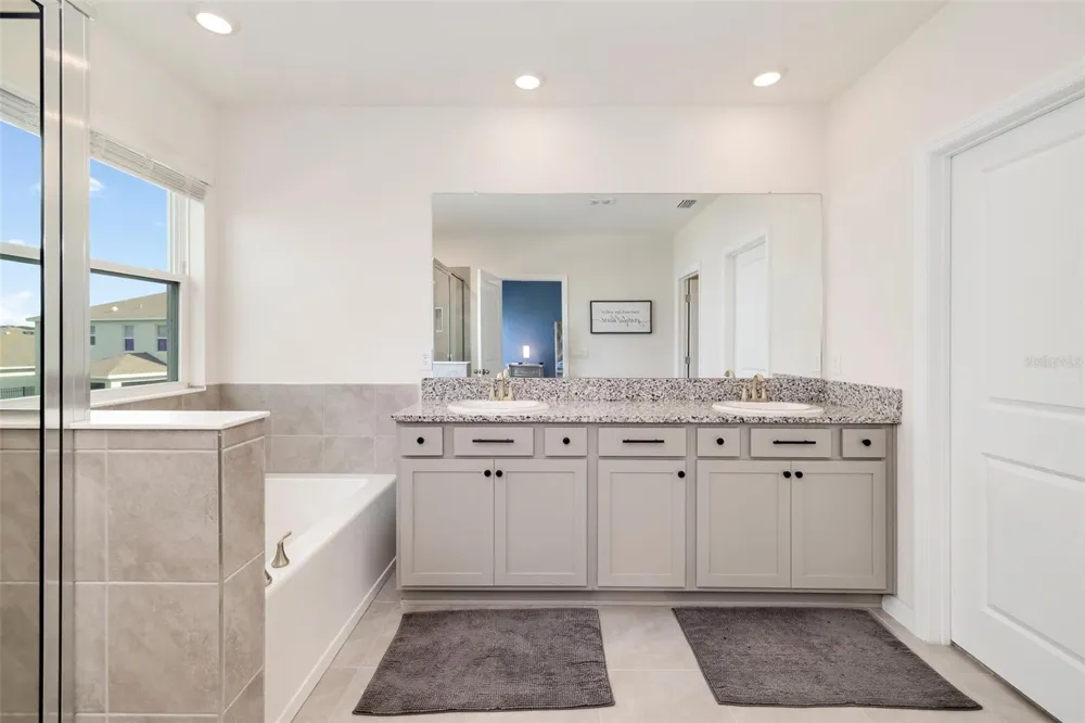 523 158TH STREET E Bradenton, FL 34212