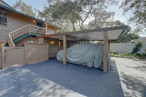 1106 LENNOX ROAD W