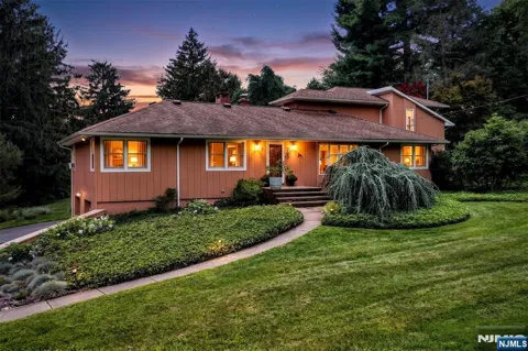 285 Sunset Road
