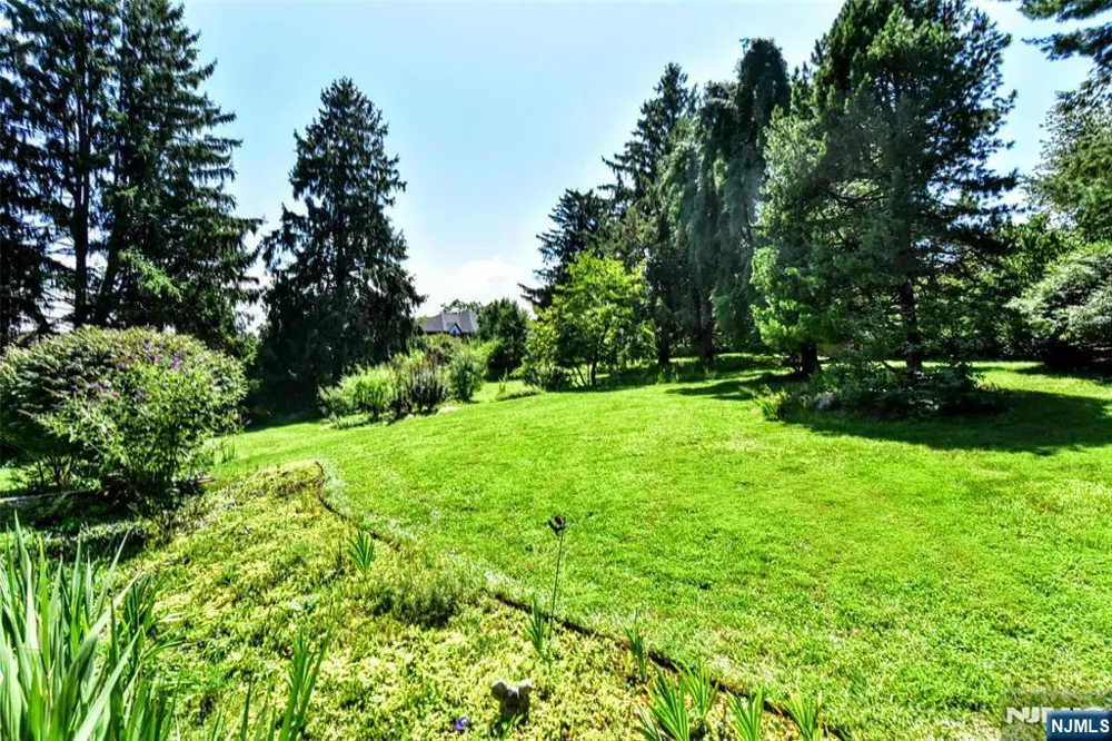 285 Sunset Road Pequannock Township, NJ 07444