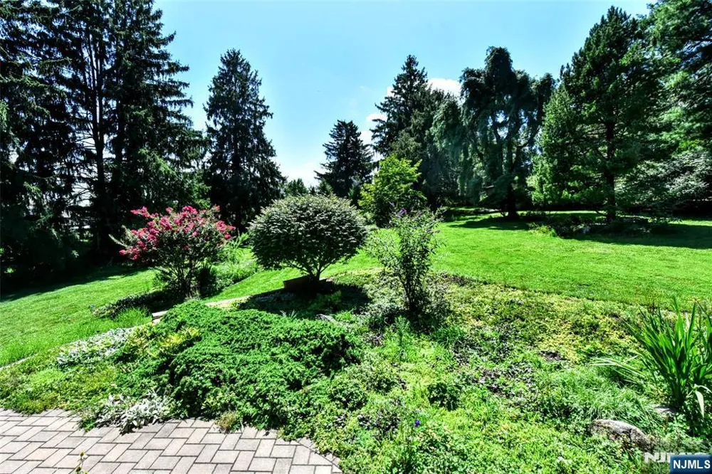 285 Sunset Road Pequannock Township, NJ 07444
