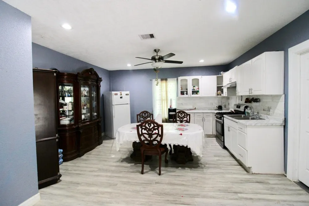 2111 County Road 3405 Cleveland, TX 77327