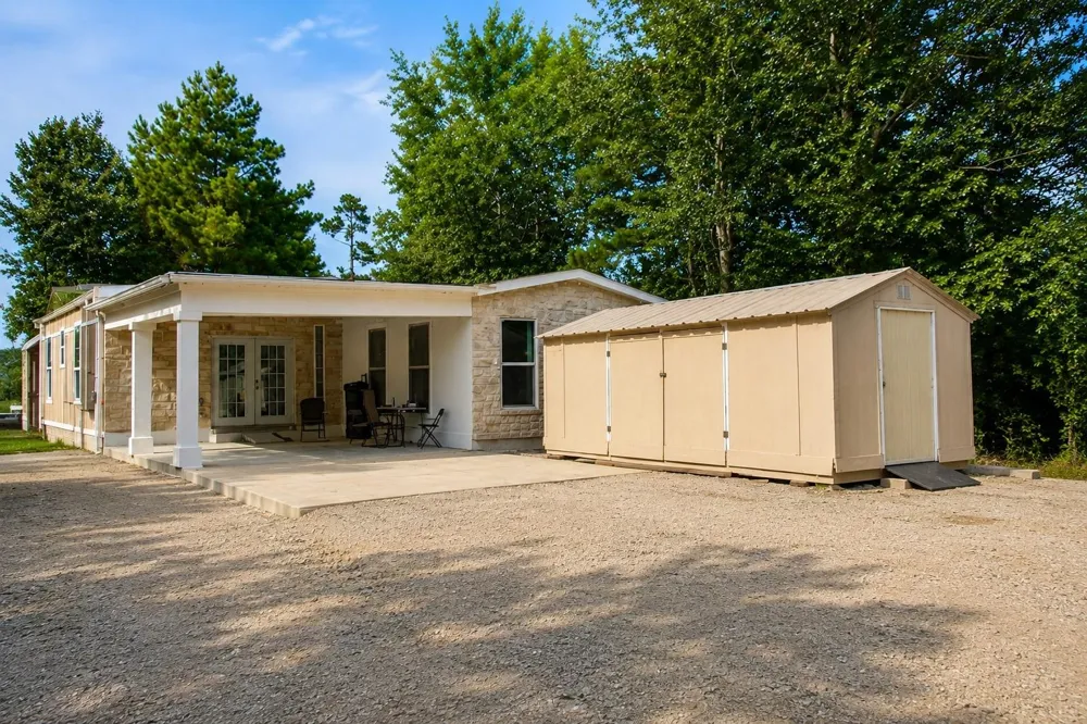 2111 County Road 3405 Cleveland, TX 77327