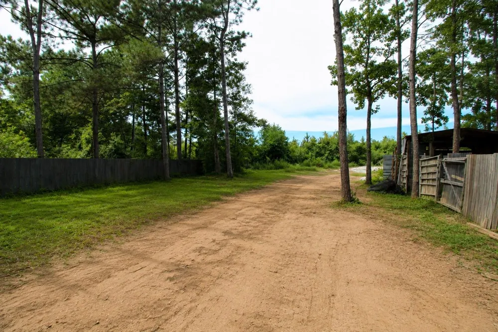 2111 County Road 3405 Cleveland, TX 77327