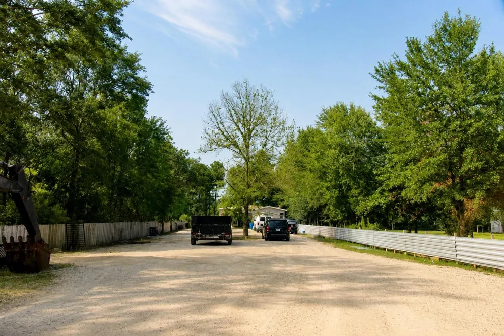 2111 County Road 3405 Cleveland, TX 77327