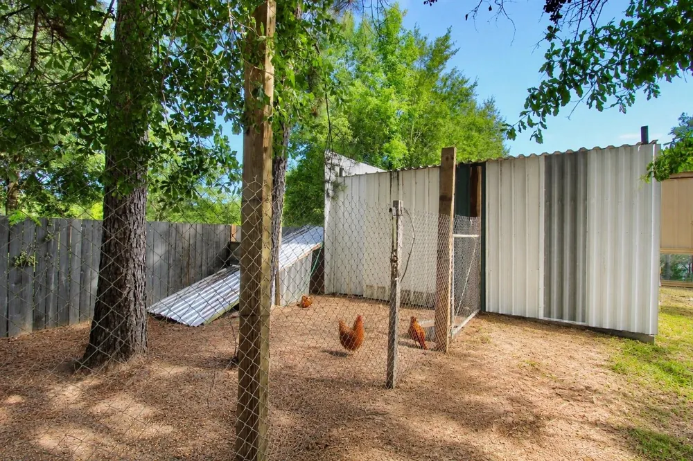 2111 County Road 3405 Cleveland, TX 77327