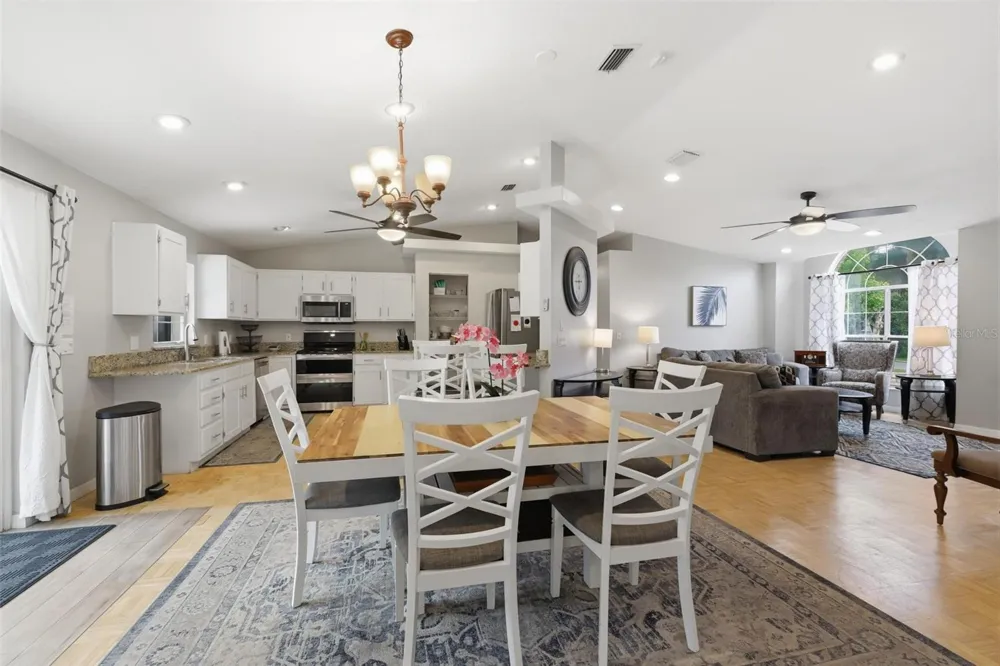 1095 E WISCONSIN AVENUE Deland, FL 32724