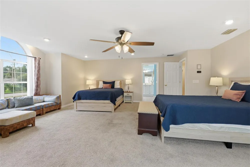 1095 E WISCONSIN AVENUE Deland, FL 32724