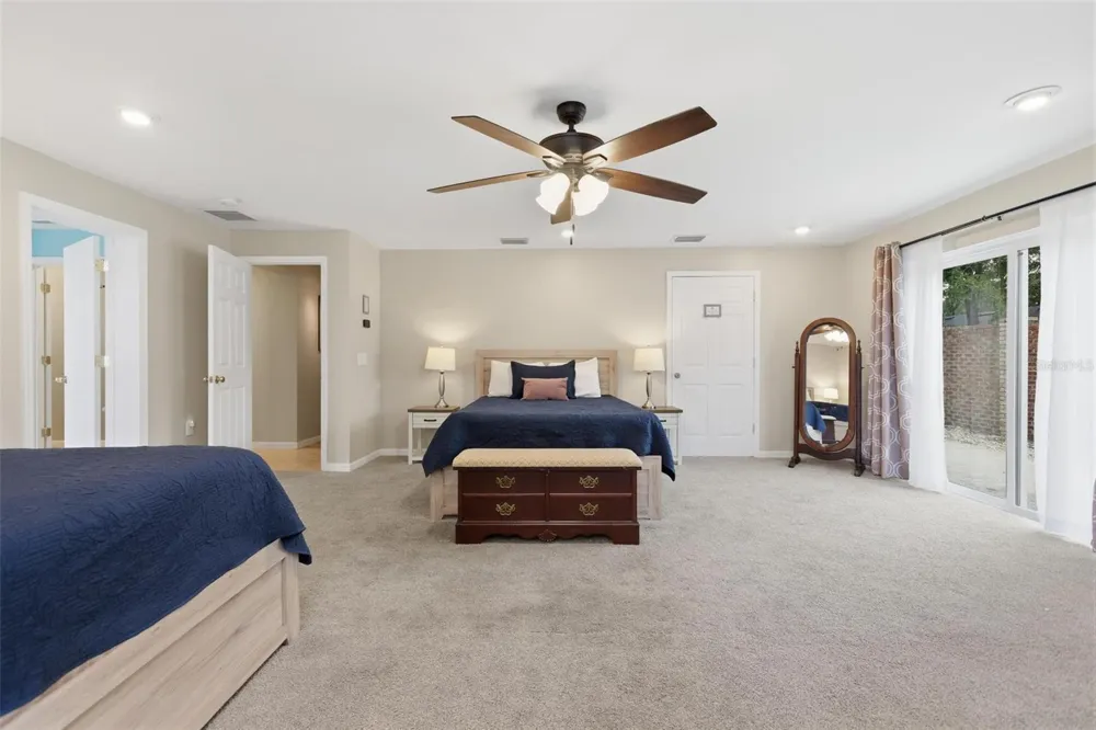 1095 E WISCONSIN AVENUE Deland, FL 32724