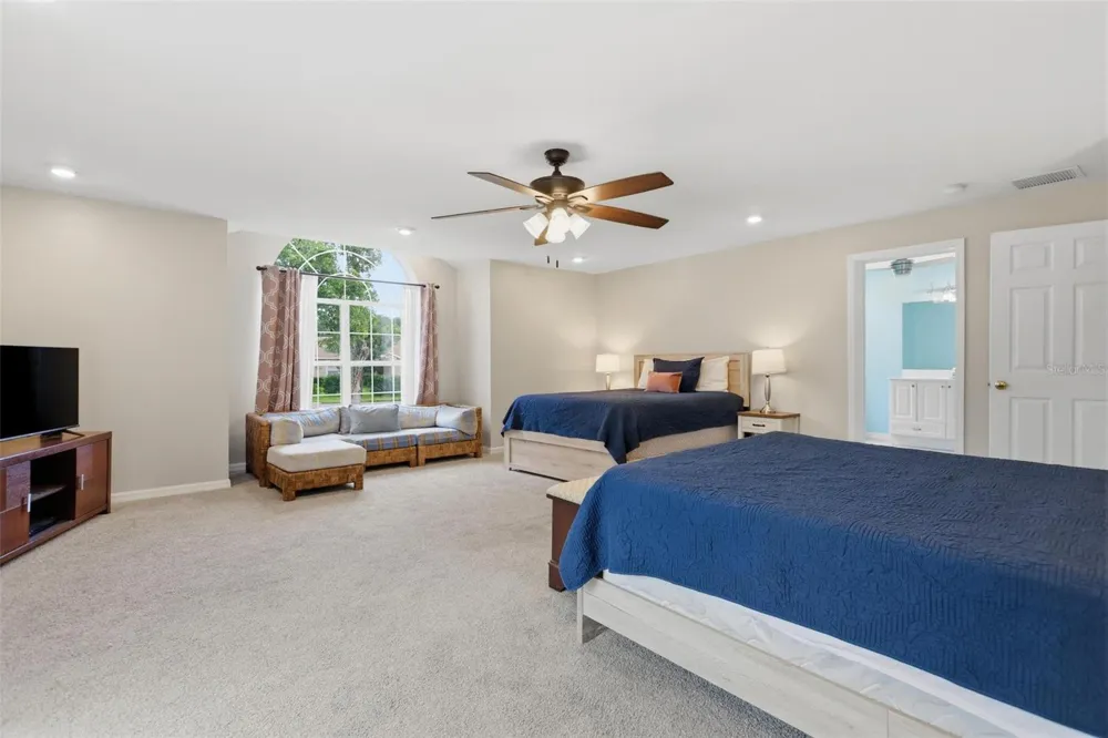 1095 E WISCONSIN AVENUE Deland, FL 32724