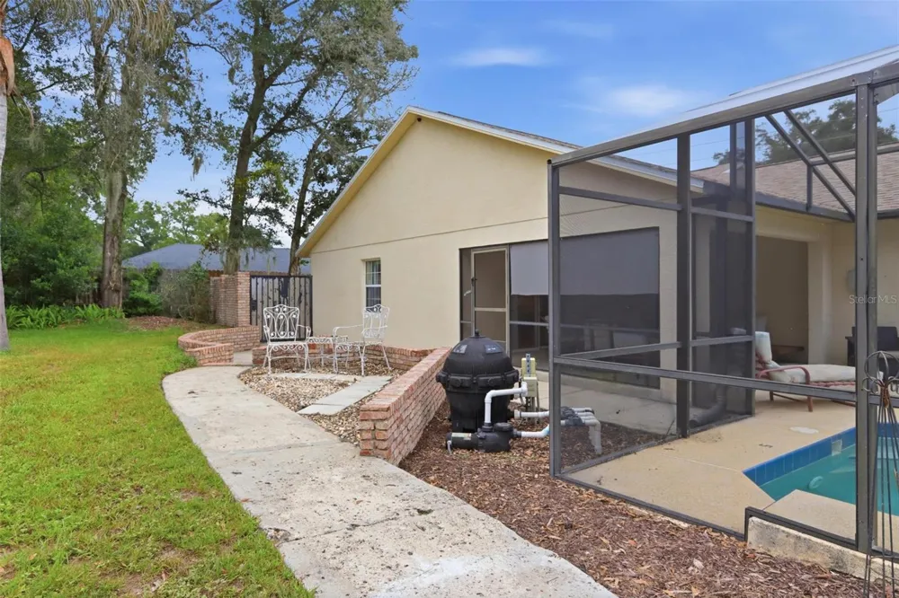 1095 E WISCONSIN AVENUE Deland, FL 32724