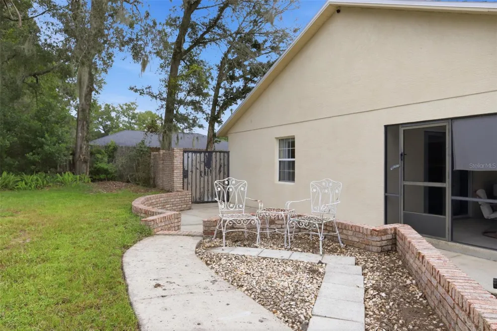 1095 E WISCONSIN AVENUE Deland, FL 32724