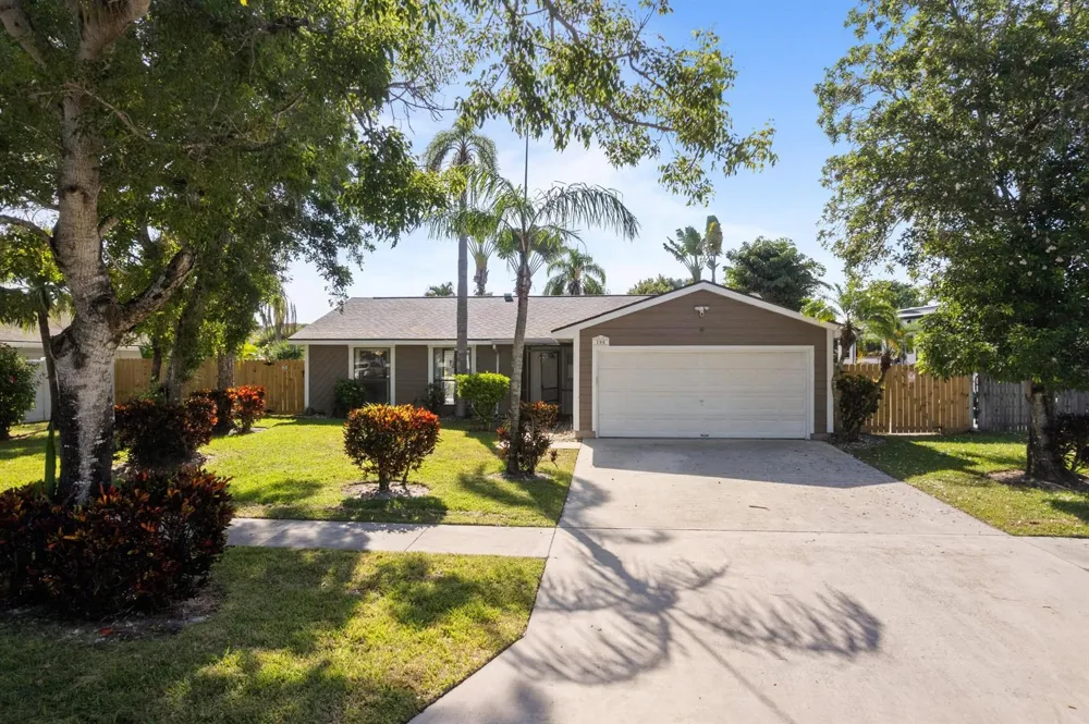 108 Cambridge Lane Royal Palm Beach, FL 33411