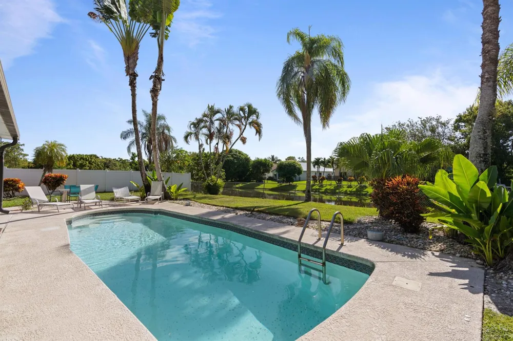 108 Cambridge Lane Royal Palm Beach, FL 33411