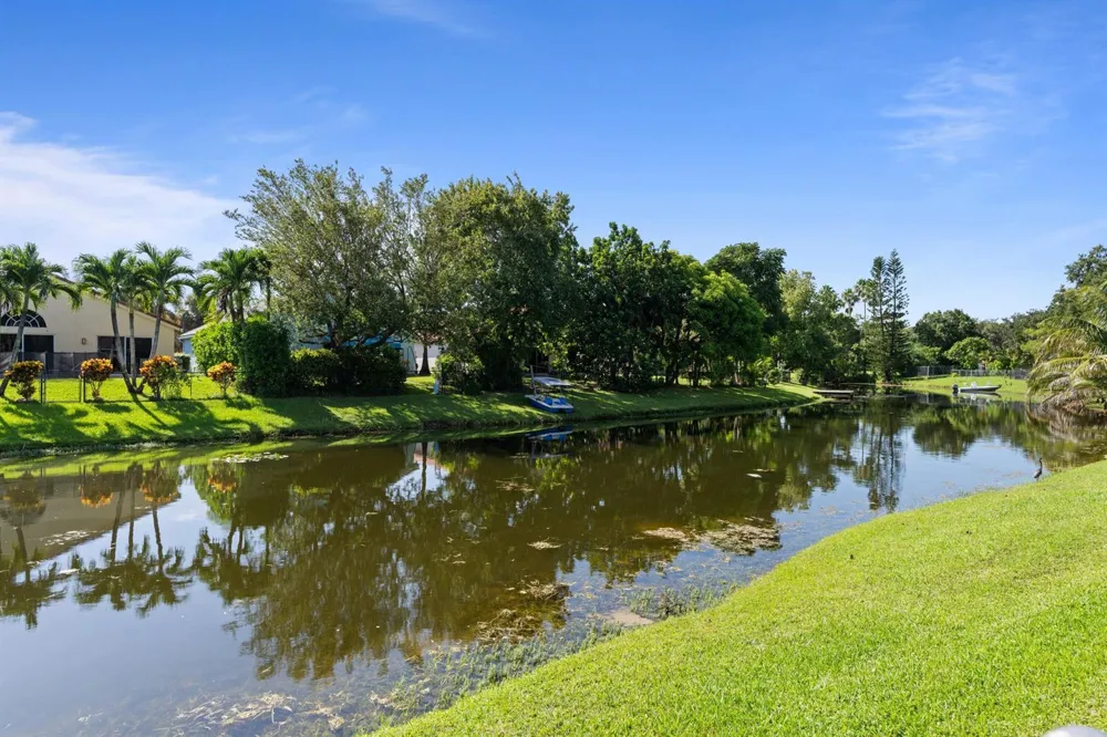 108 Cambridge Lane Royal Palm Beach, FL 33411