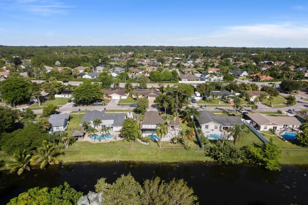 108 Cambridge Lane Royal Palm Beach, FL 33411