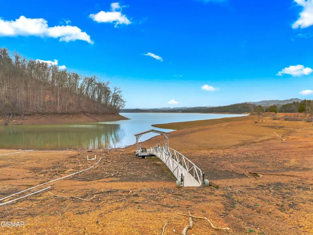 6325 Coves Edge Trail Russellville, TN 37860