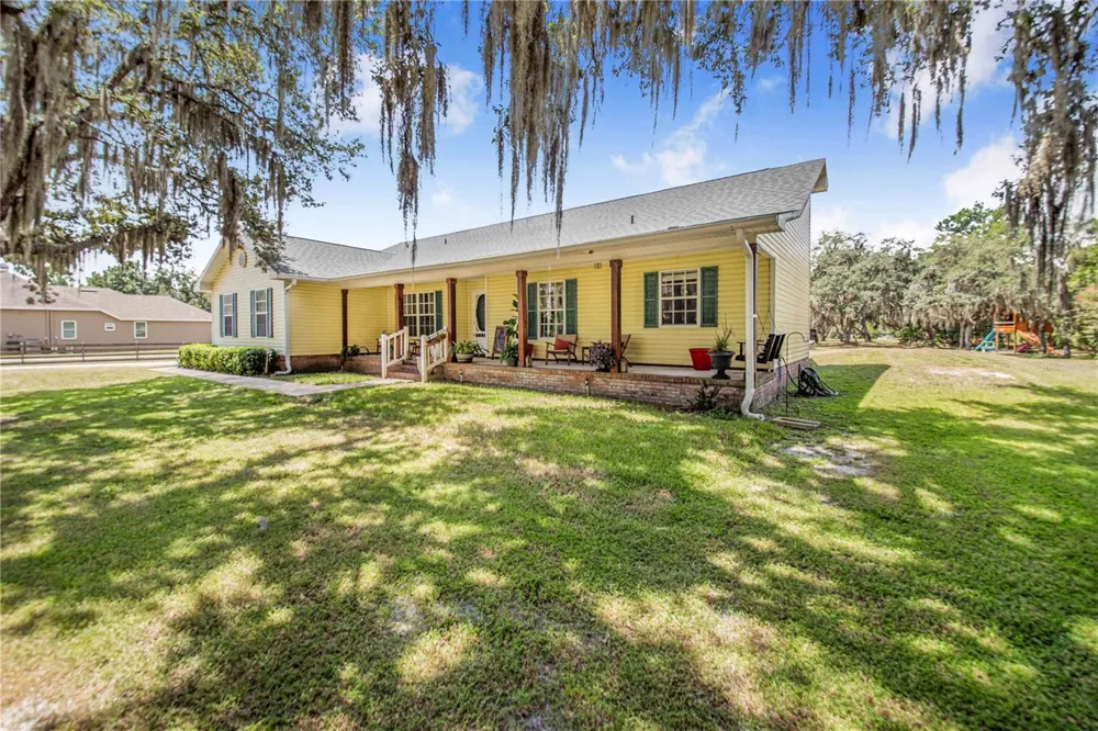 23 OAKWOOD RD Winter Haven, FL 33880