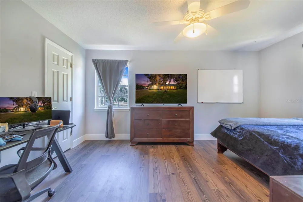 23 OAKWOOD RD Winter Haven, FL 33880