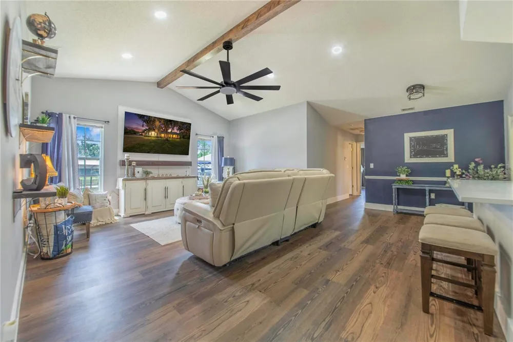 23 OAKWOOD RD Winter Haven, FL 33880