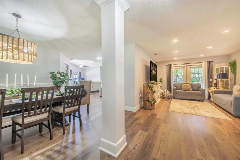 23 OAKWOOD RD Winter Haven, FL 33880