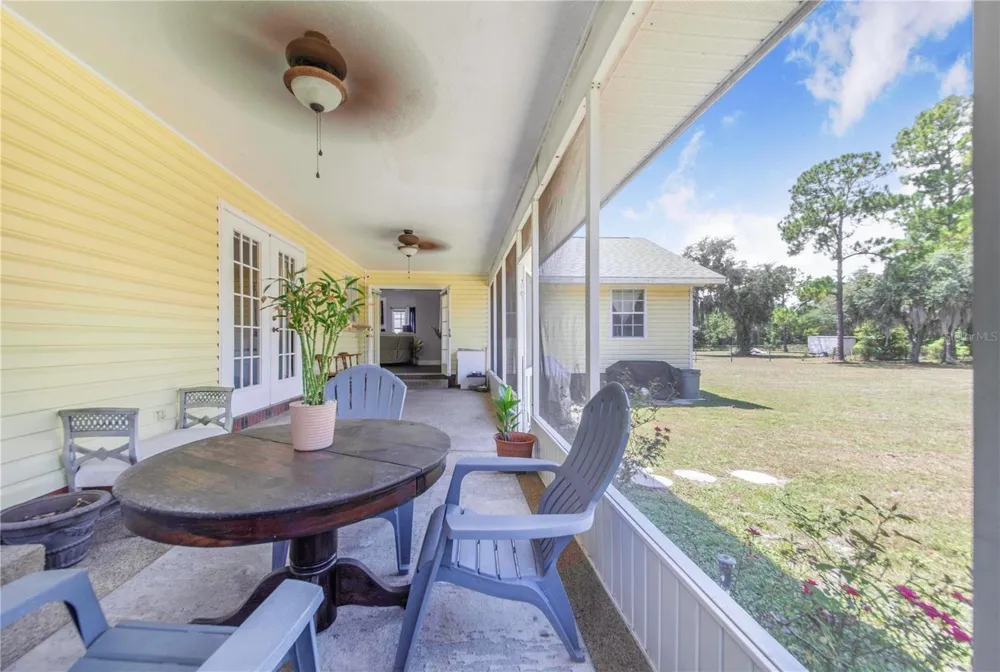23 OAKWOOD RD Winter Haven, FL 33880