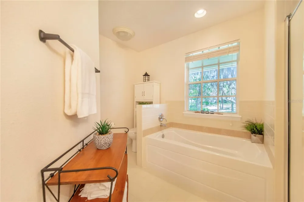 23 OAKWOOD RD Winter Haven, FL 33880
