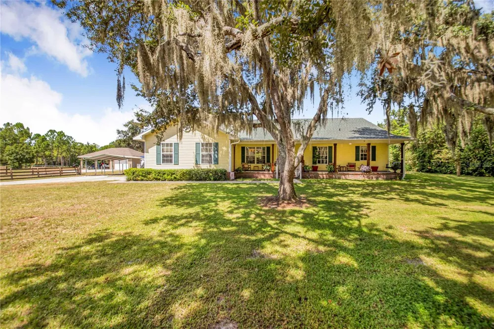 23 OAKWOOD RD Winter Haven, FL 33880