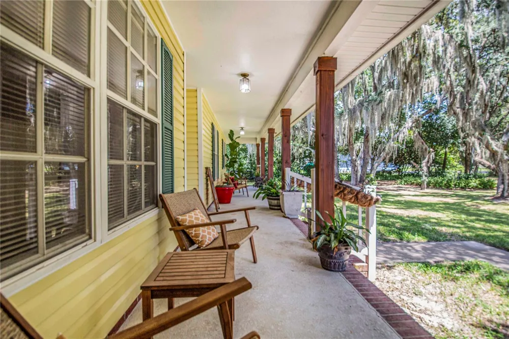 23 OAKWOOD RD Winter Haven, FL 33880