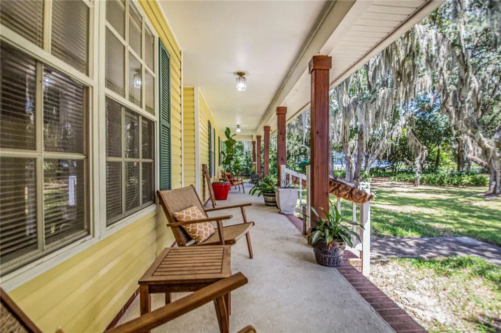23 OAKWOOD RD Winter Haven, FL 33880
