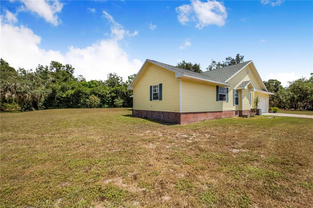 23 OAKWOOD RD Winter Haven, FL 33880