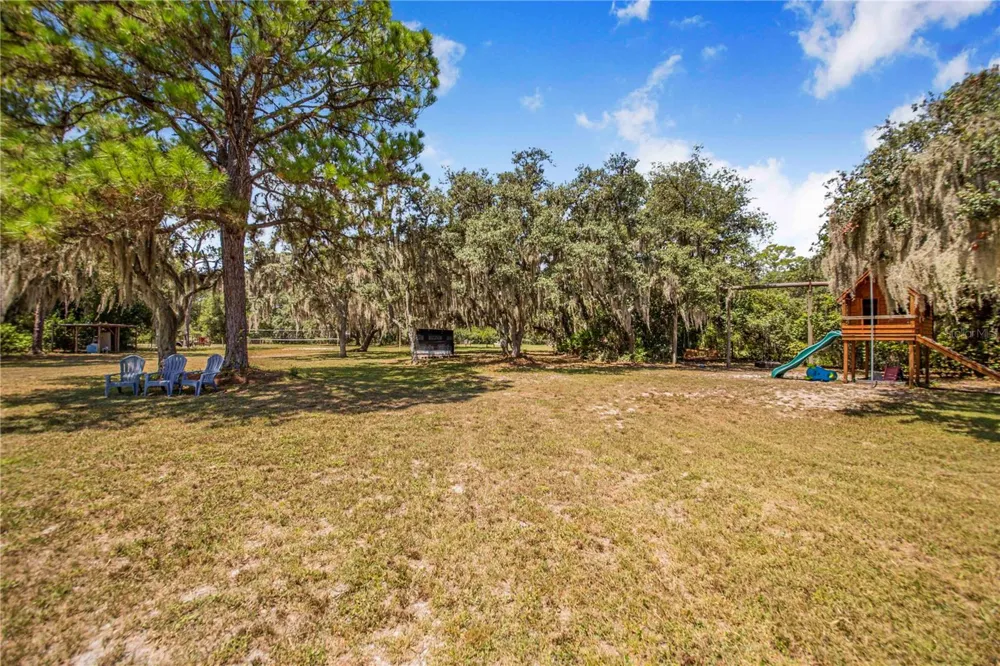 23 OAKWOOD RD Winter Haven, FL 33880