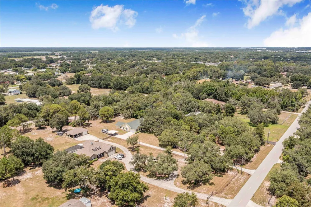 23 OAKWOOD RD Winter Haven, FL 33880
