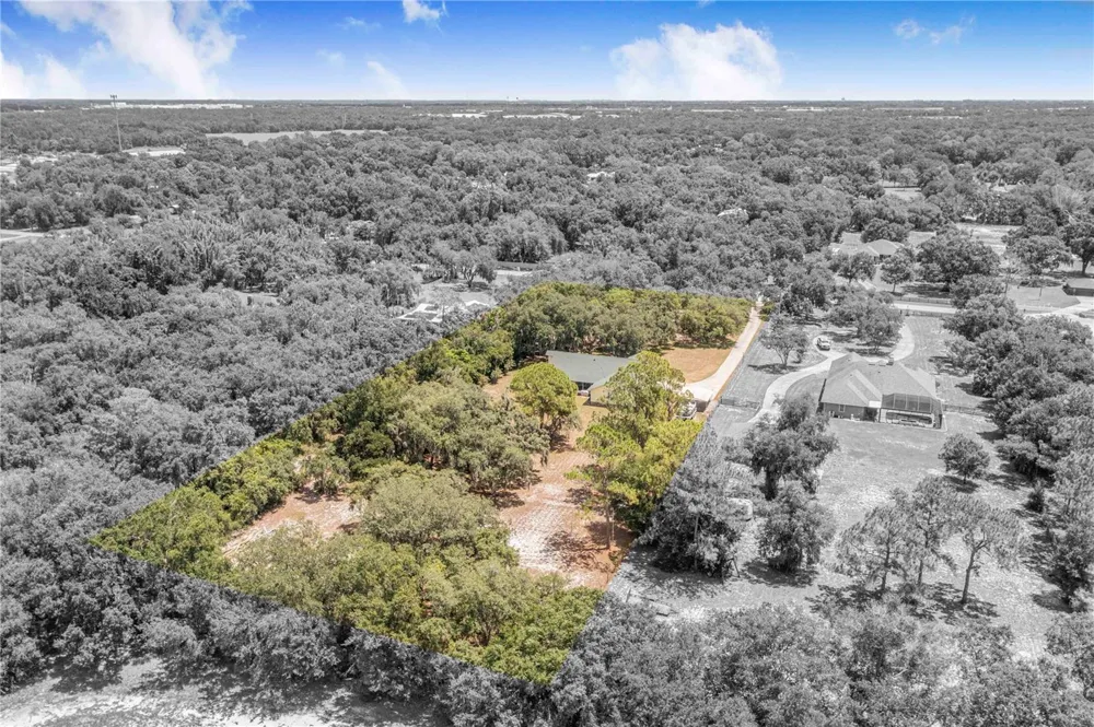 23 OAKWOOD RD Winter Haven, FL 33880