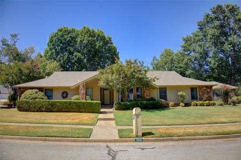 704 E Union Court