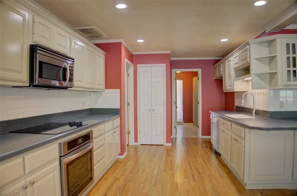 704 E Union Court Broken Arrow, OK 74011