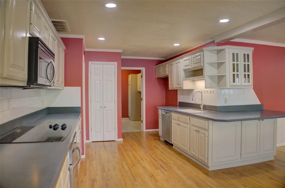 704 E Union Court Broken Arrow, OK 74011