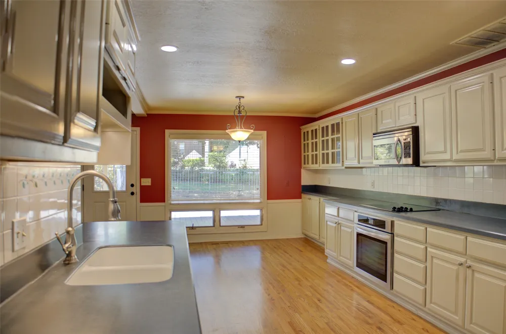 704 E Union Court Broken Arrow, OK 74011