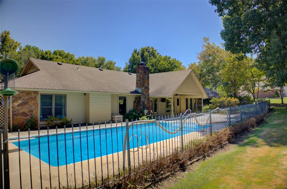 704 E Union Court Broken Arrow, OK 74011