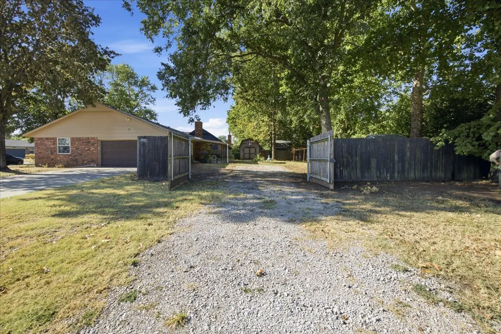 1024 Forest Place Jenks, OK 74037