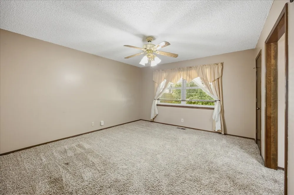 1024 Forest Place Jenks, OK 74037