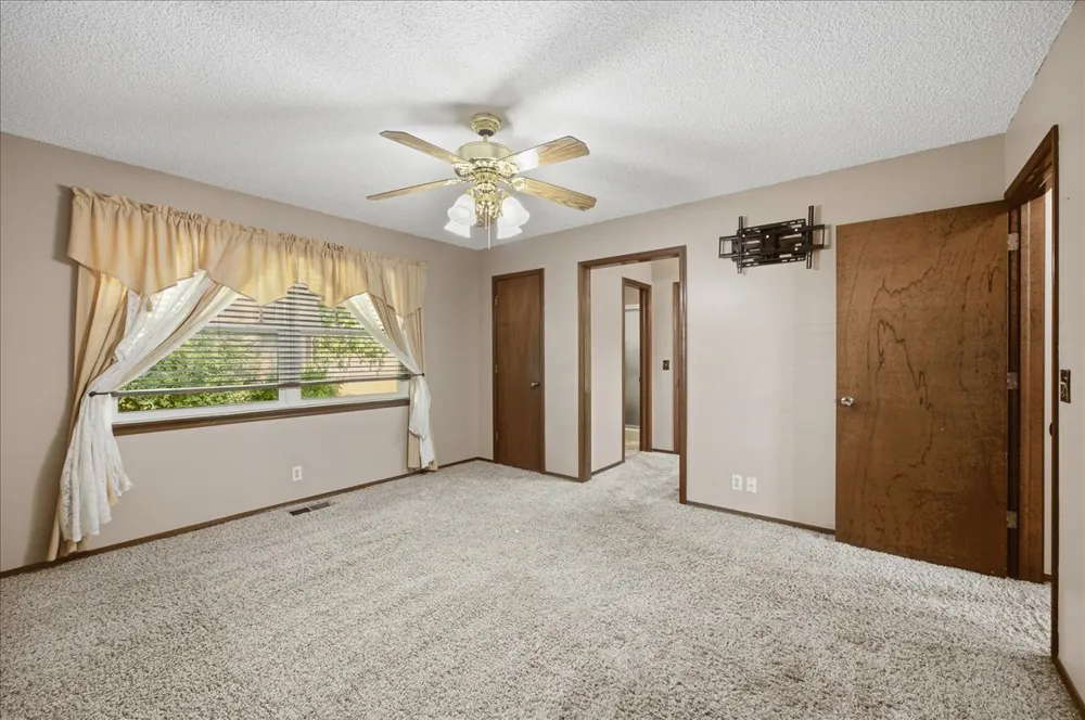 1024 Forest Place Jenks, OK 74037