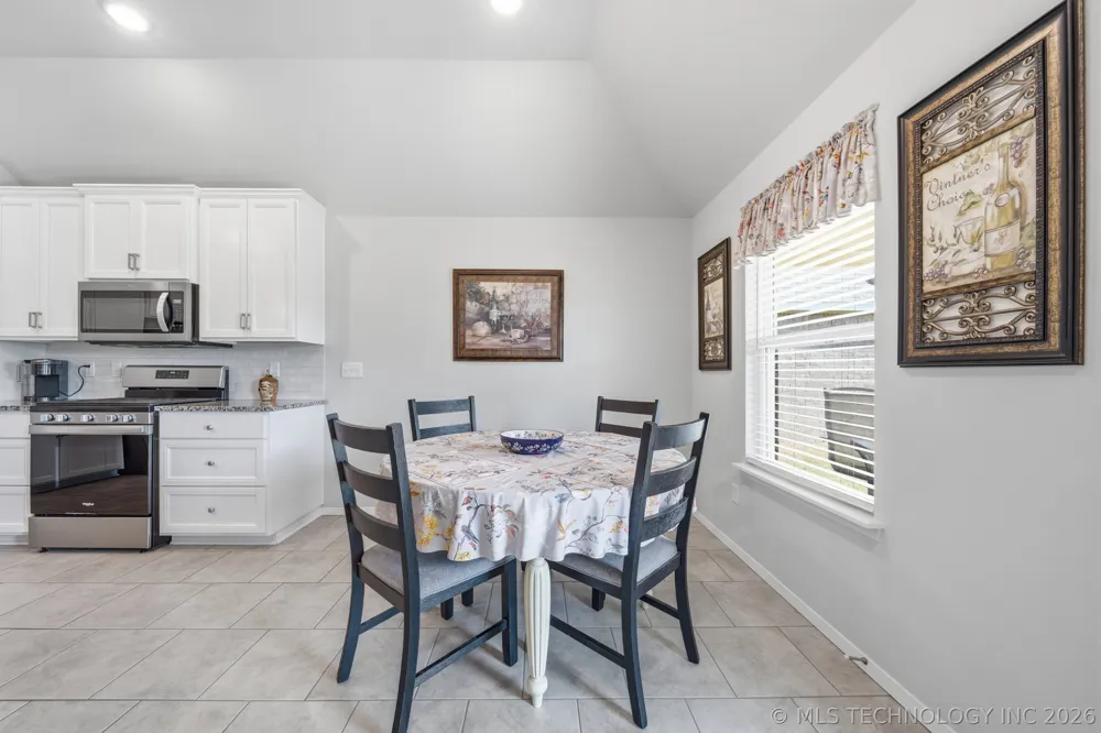 12323 S Oxford Avenue Bixby, OK 74008